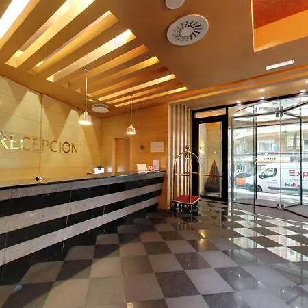 Dorma Coliseum מלון 4*