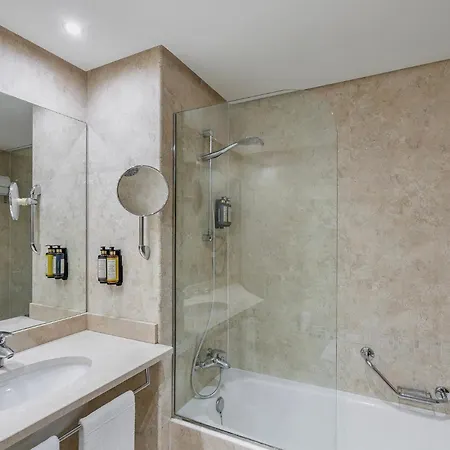 מלון Dorma Coliseum סנטנדר