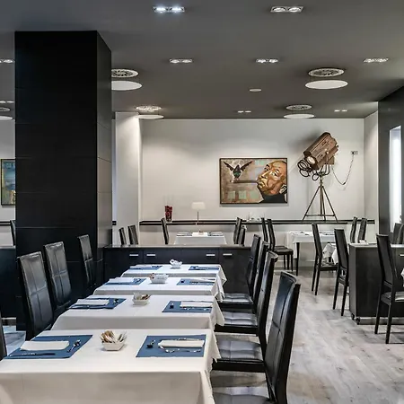 מלון Dorma Coliseum 4*