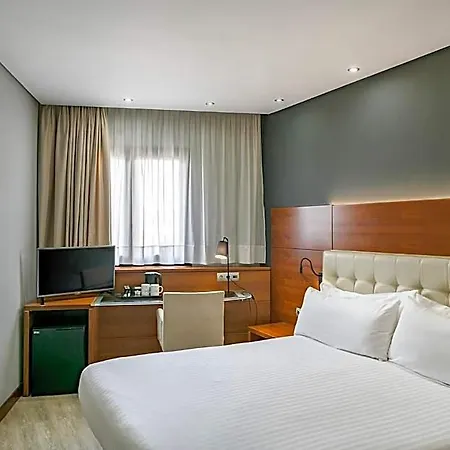 מלון Dorma Coliseum 4*