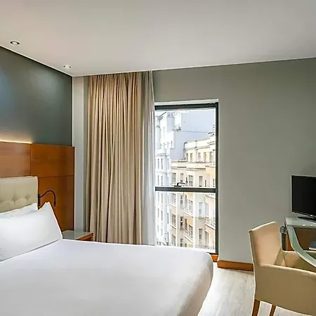 מלון Dorma Coliseum