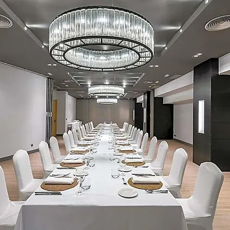 מלון Dorma Coliseum 4*