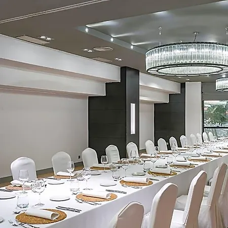 מלון Dorma Coliseum סנטנדר
